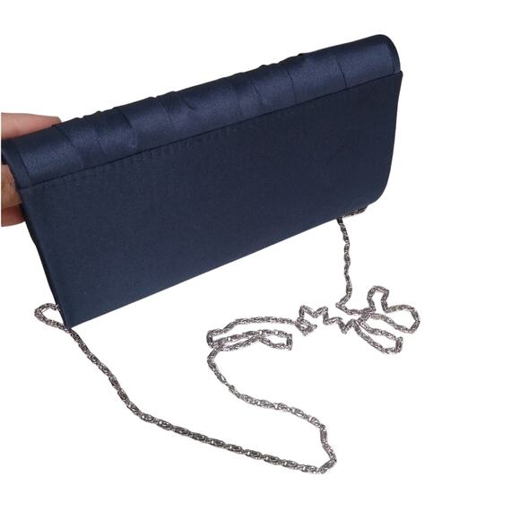 ❄️2/$5❄️NEW Charming Charlie Clutch Bag - Picture 2 of 4